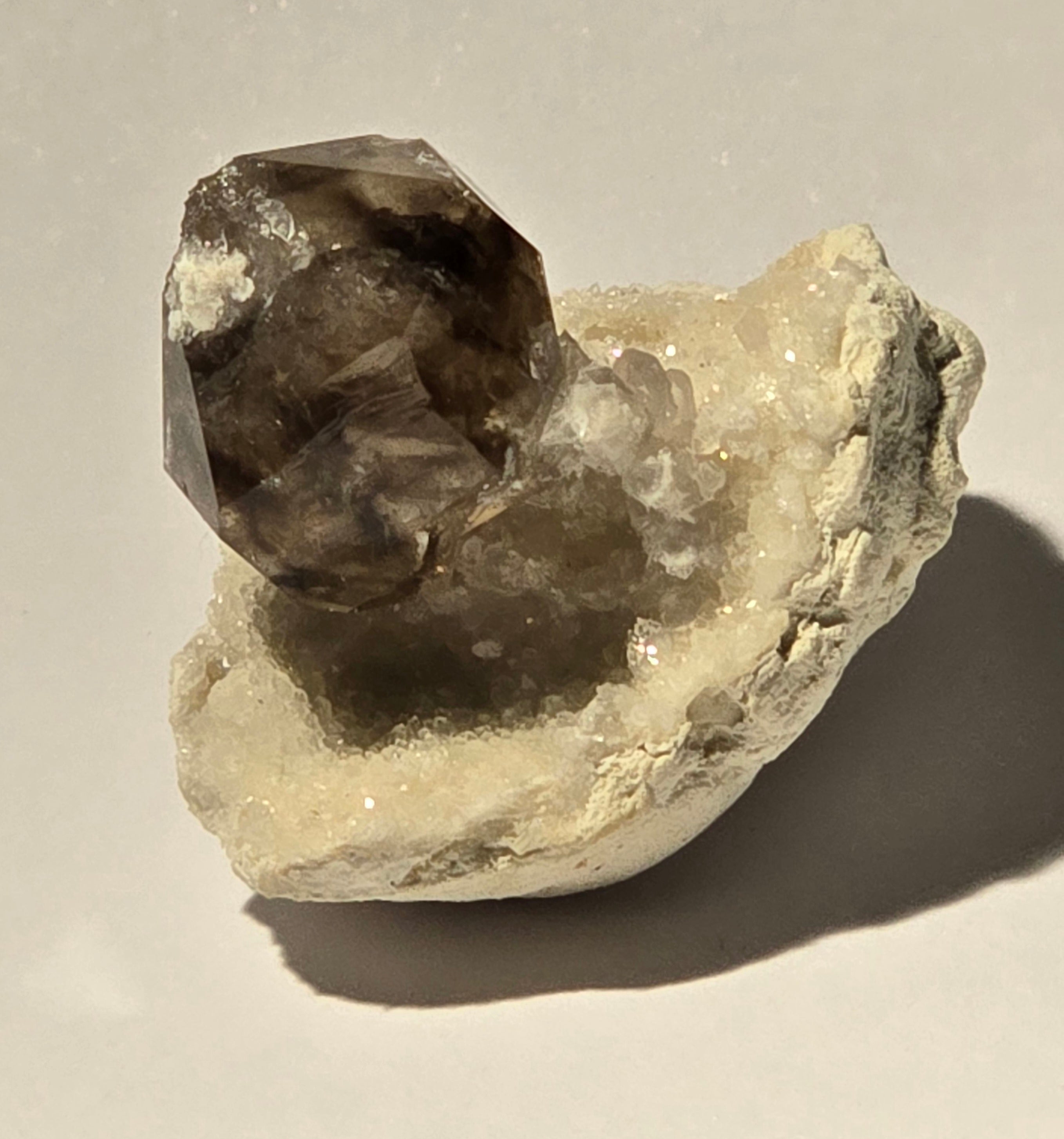 QUARTZ MOORALLA SMOKEY (miniature) on MATRIX