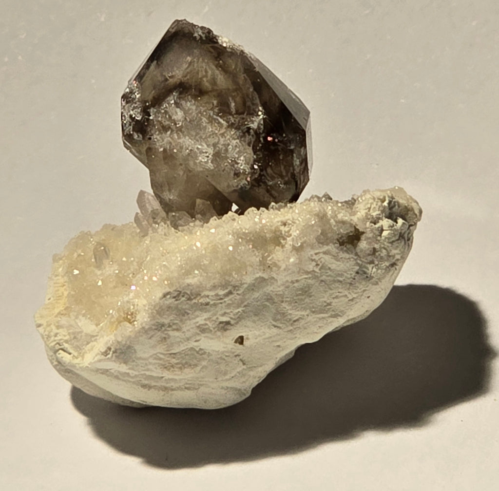 QUARTZ MOORALLA SMOKEY (miniature) on MATRIX