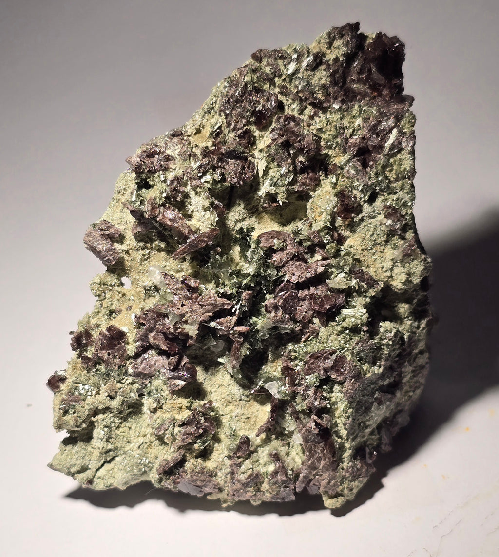 AXINITE (-Fe) - FERROAXINITE , ACTINOLITE (SUPERIOR)