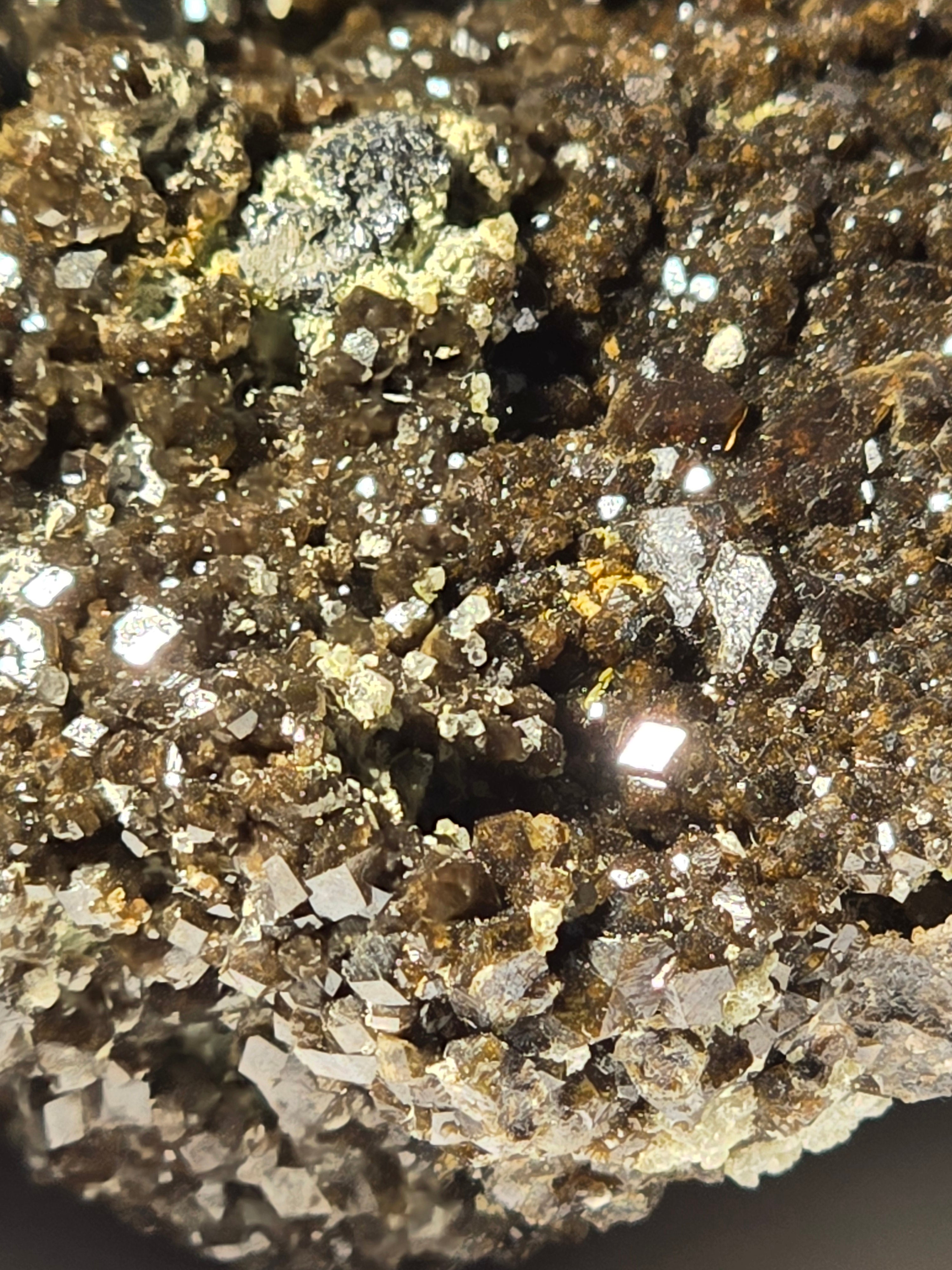 ANDRADITE (cabinet)