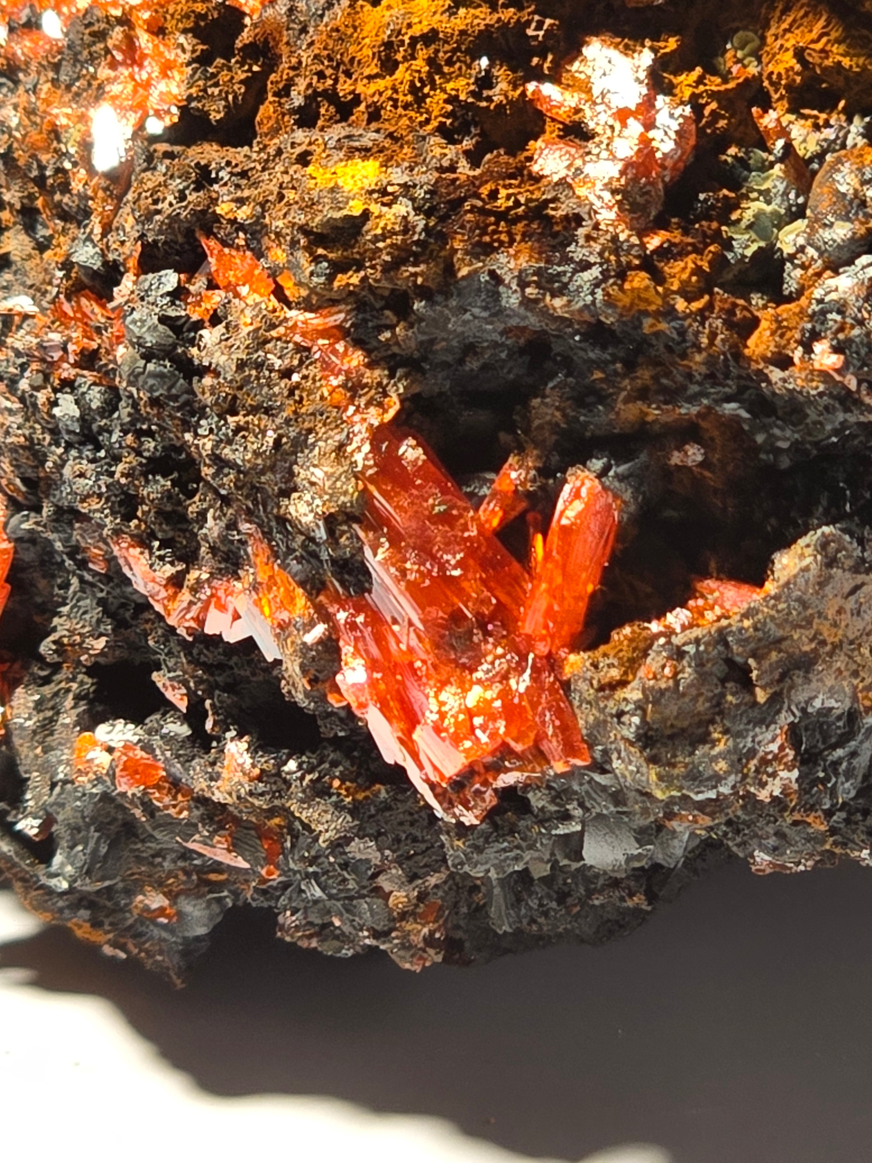 CROCOITE (small cabinet)