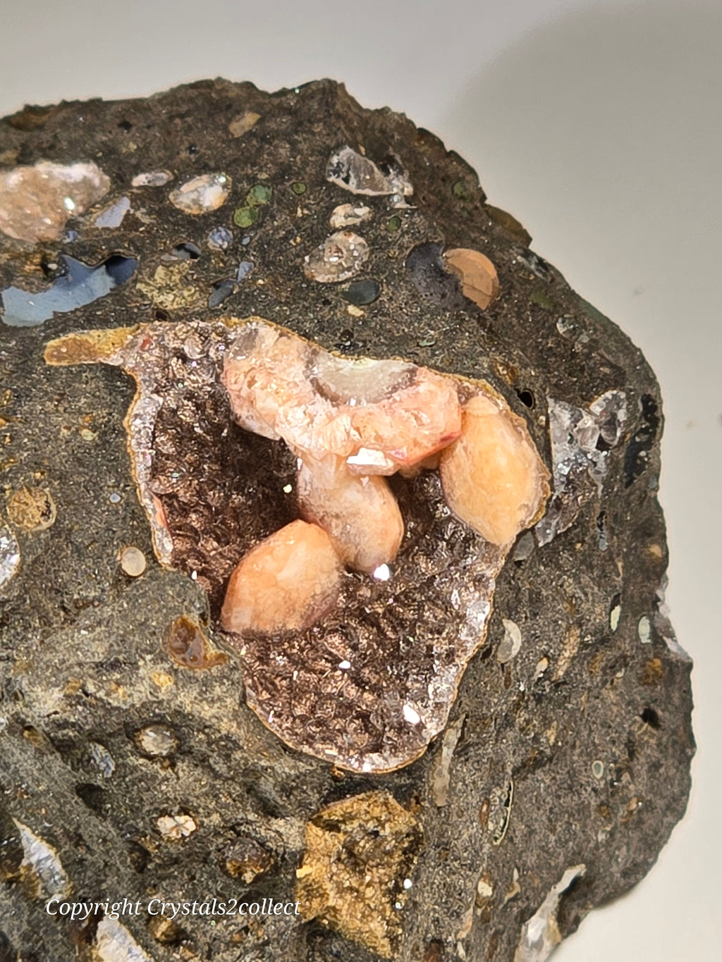 GMELINITE-Ca (miniature) on ANALCIME, Little Plains, Quarry Blue Tier, Weldborough, Tasmania