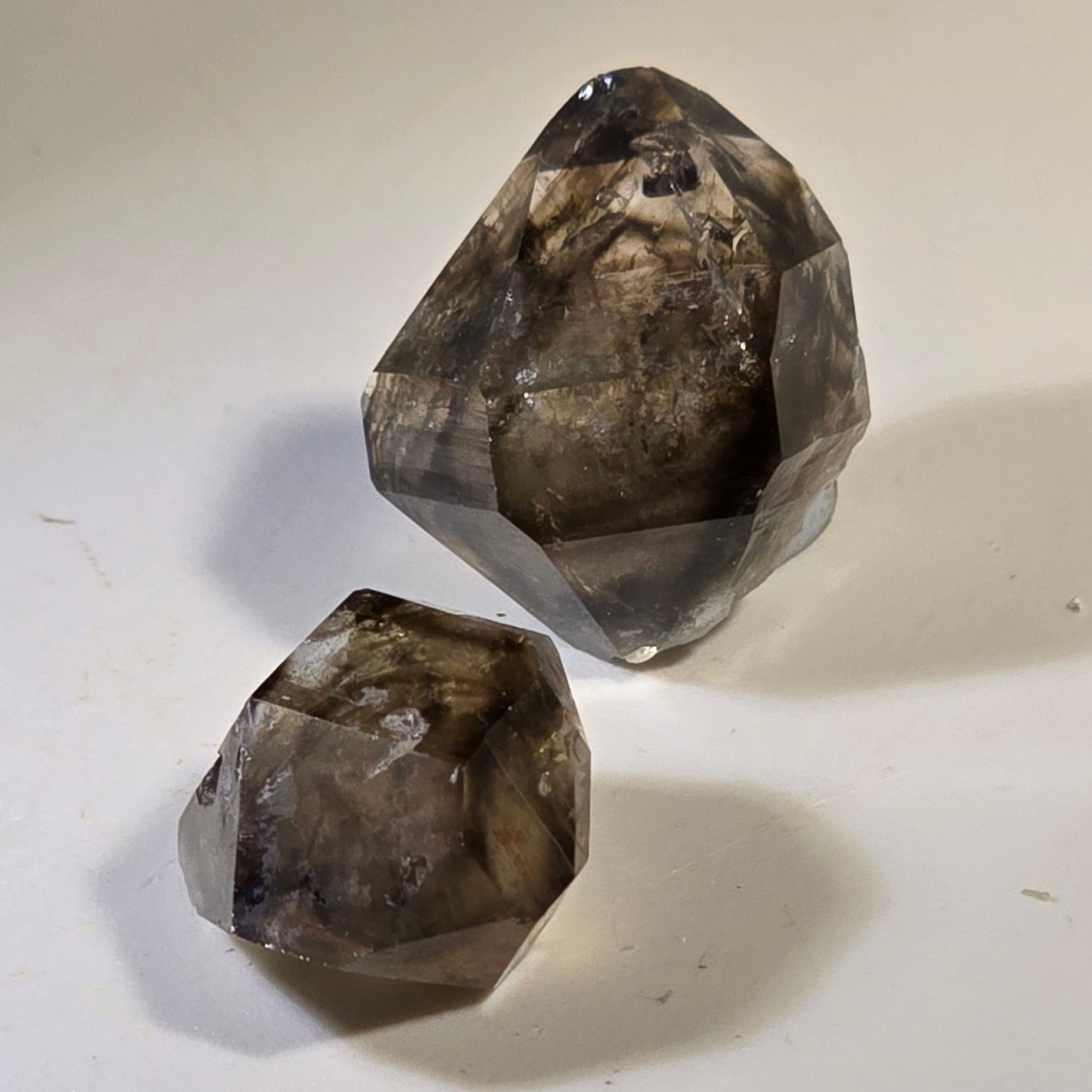 QUARTZ MOORALLA SMOKEY (miniature) (2 CRYSTALS)