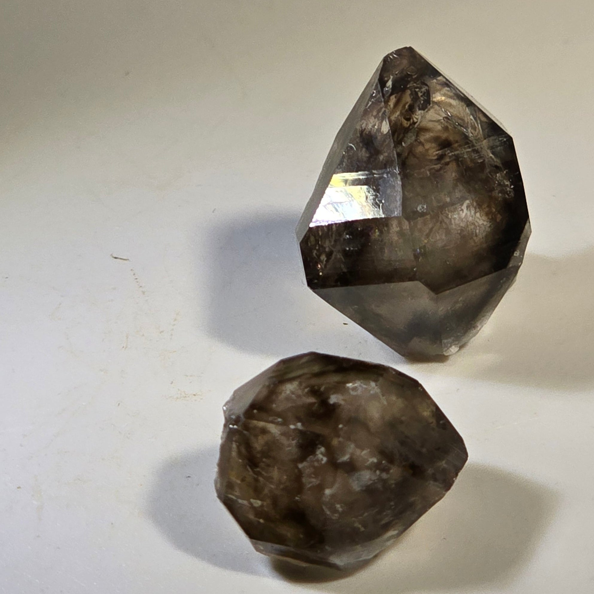 QUARTZ MOORALLA SMOKEY (miniature) (2 CRYSTALS)