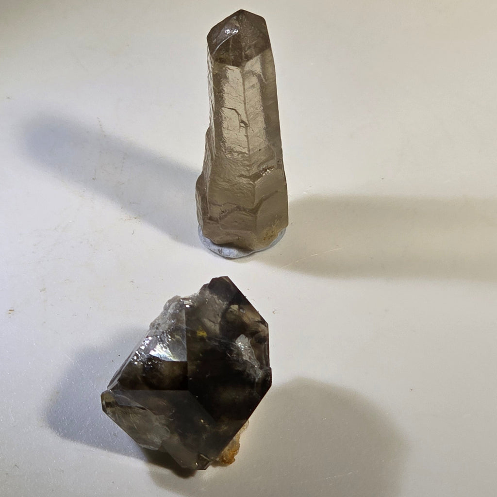 QUARTZ MOORALLA SMOKEY (miniature) (2 CRYSTALS)