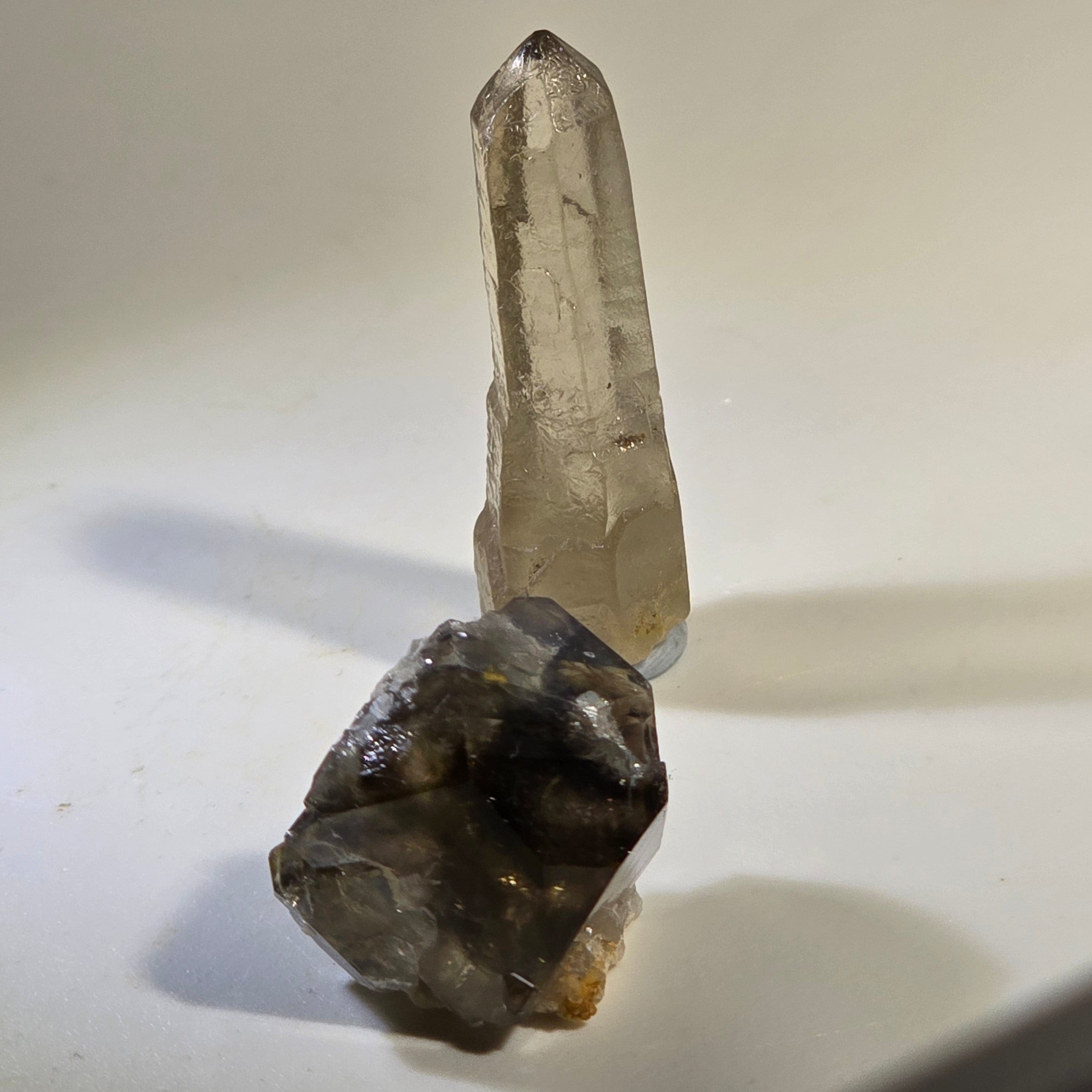 QUARTZ MOORALLA SMOKEY (miniature) (2 CRYSTALS)
