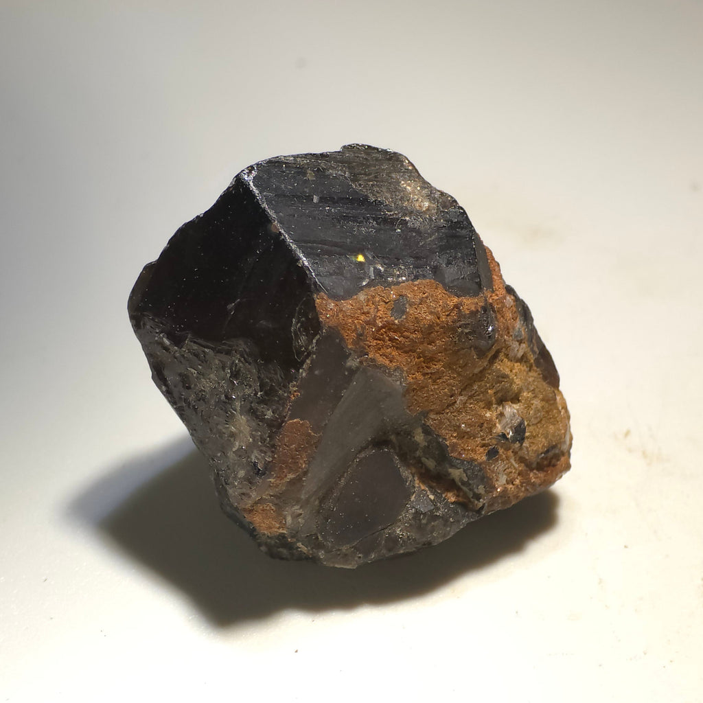 Cristaux de cassitérite à collectionner ou à tailler (lot de 1 grand cristal), mine de Kara, Tasmanie