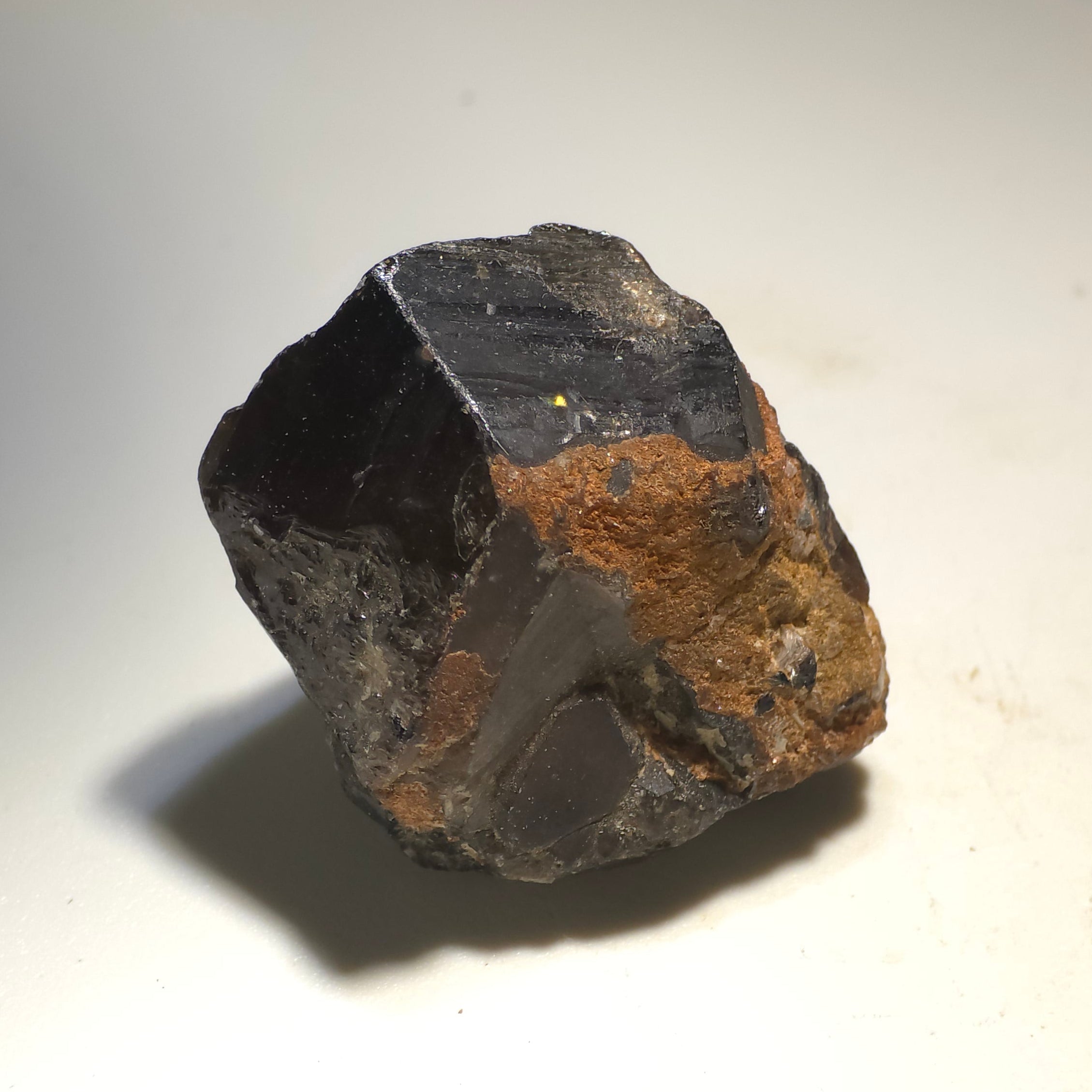 Cristaux de cassitérite à collectionner ou à tailler (lot de 1 grand cristal), mine de Kara, Tasmanie