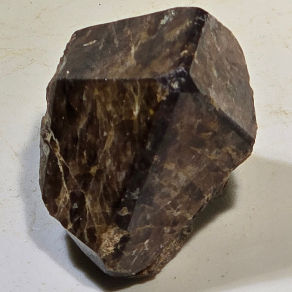 Cristaux de cassitérite à collectionner ou à tailler (1 grand cristal), mine de Kara, Tasmanie