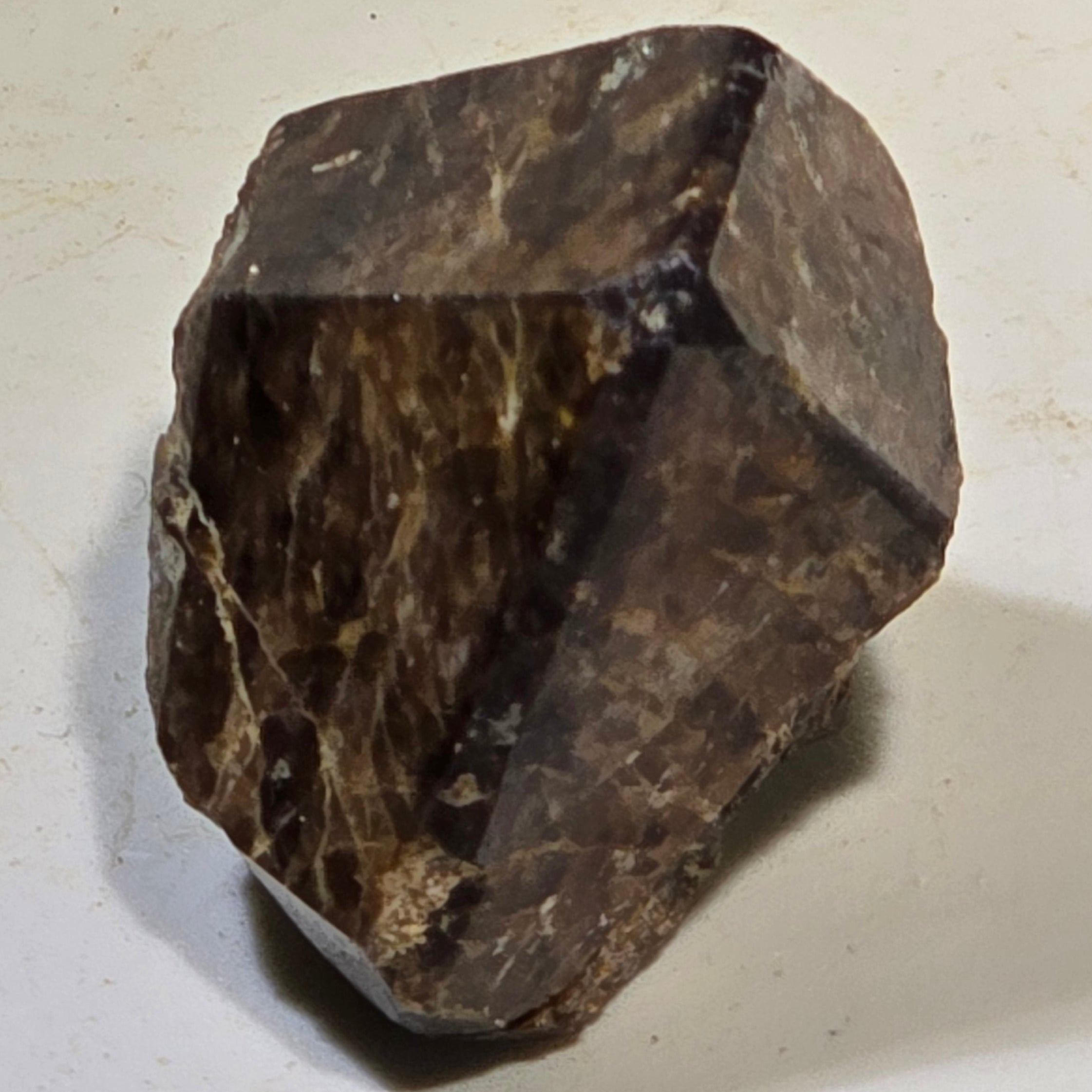 Cristaux de cassitérite à collectionner ou à tailler (1 grand cristal), mine de Kara, Tasmanie