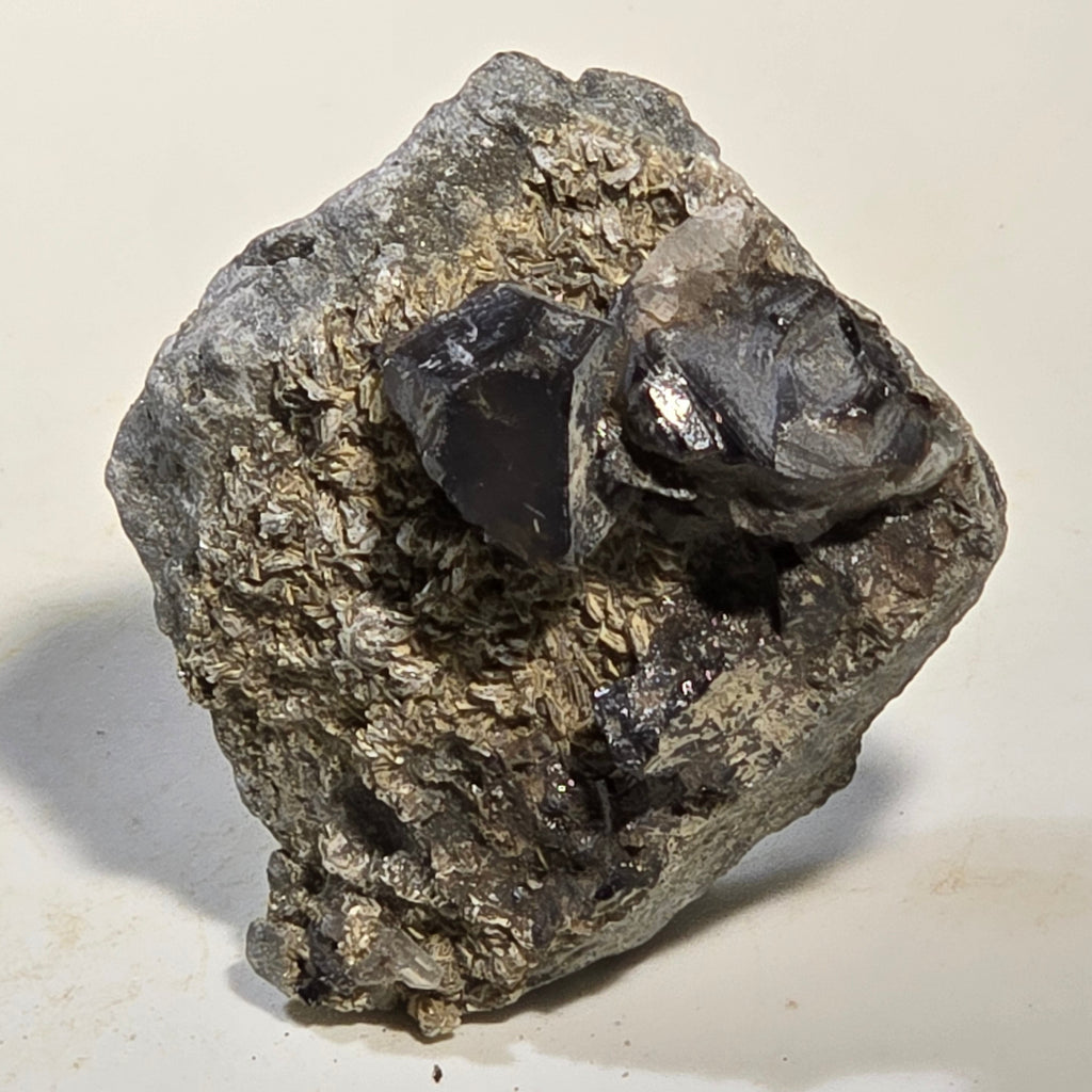 Cristaux de cassitérite à collectionner (sur matrice), mine de Kara, Tasmanie