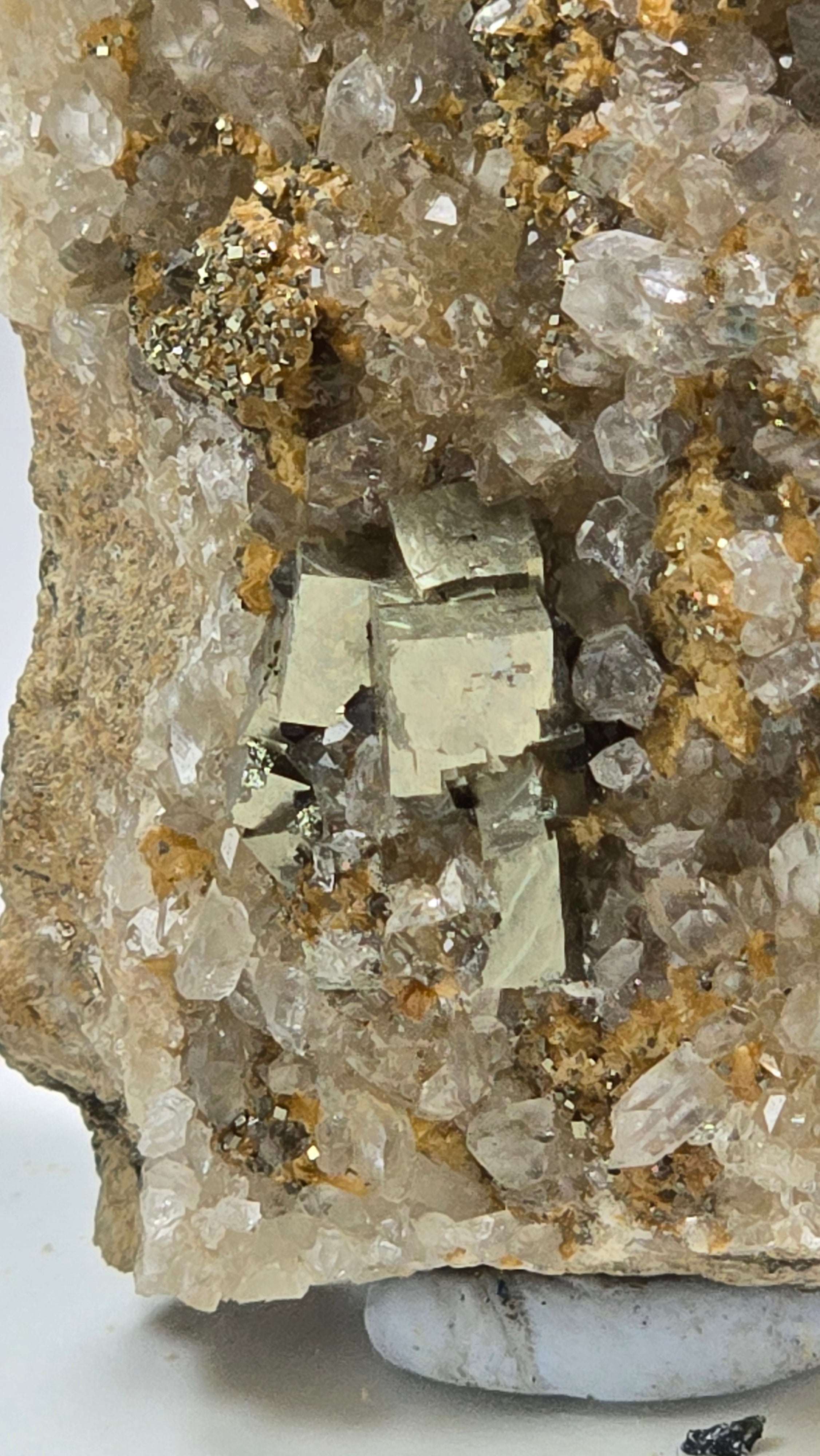 Calcite, pyrite et quartz, mine Cleveland, Luina, Tasmanie