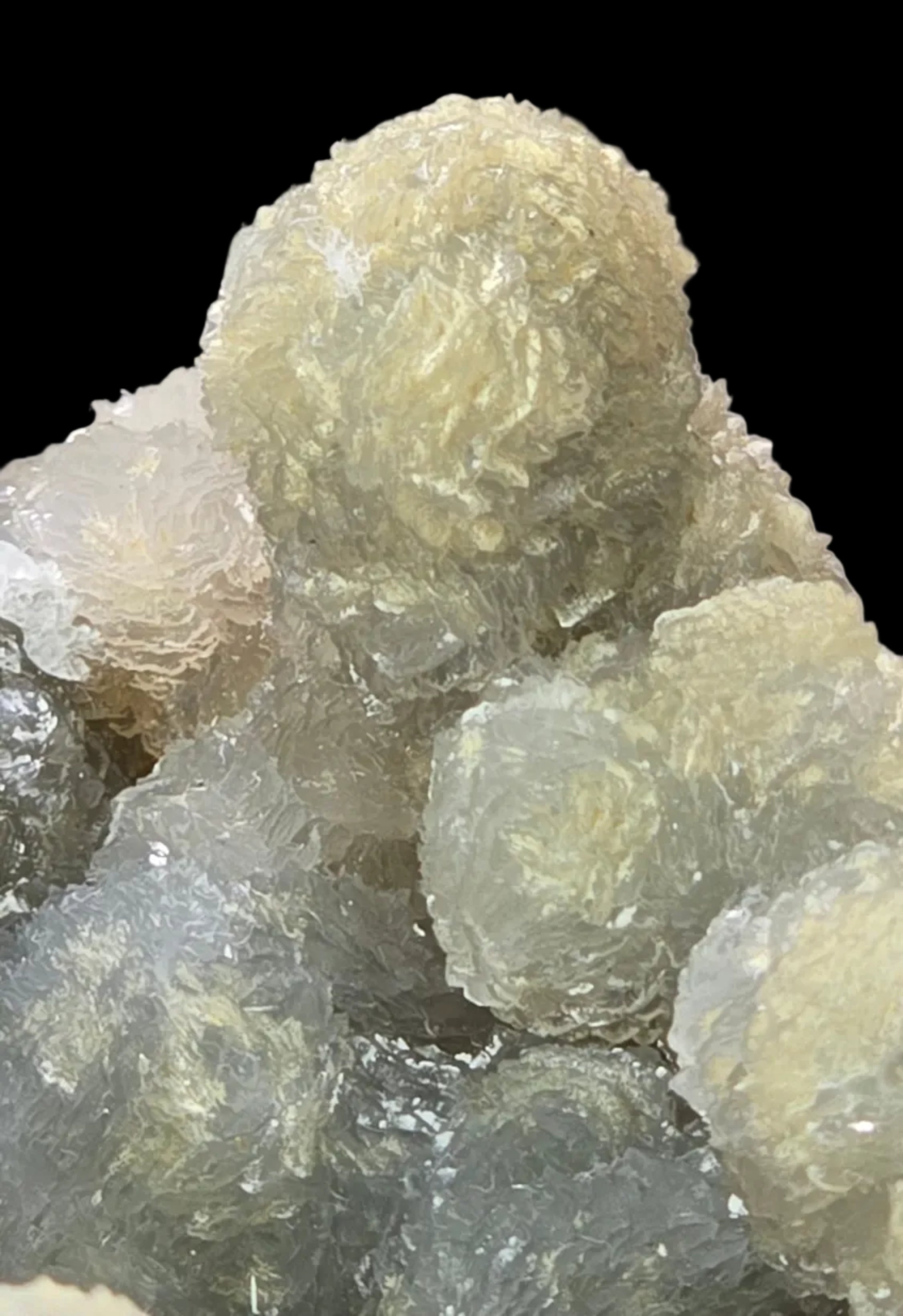 Calcite sur calcédoine botryoïde, mine de Kara, Tasmanie