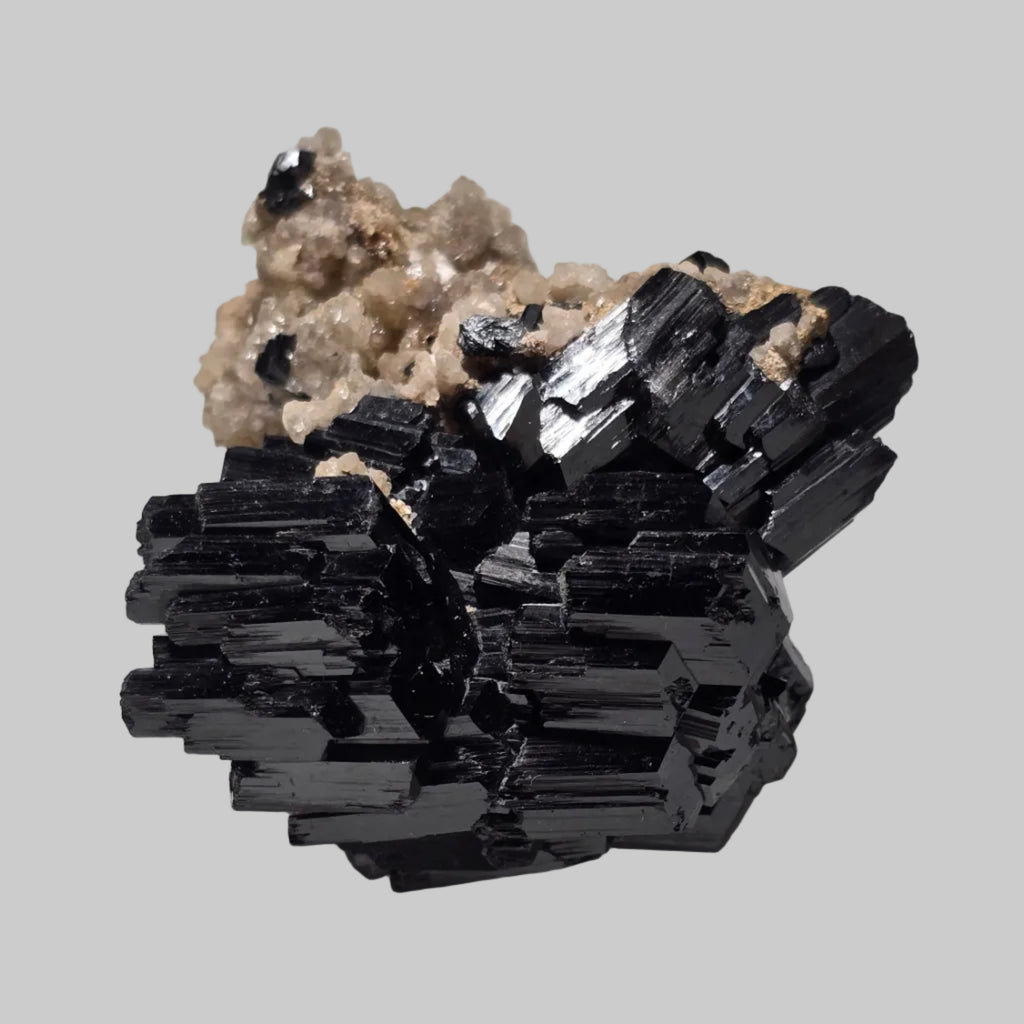 SCHORL (tourmaline noire) sur microcline, monts Erongo, Namibie