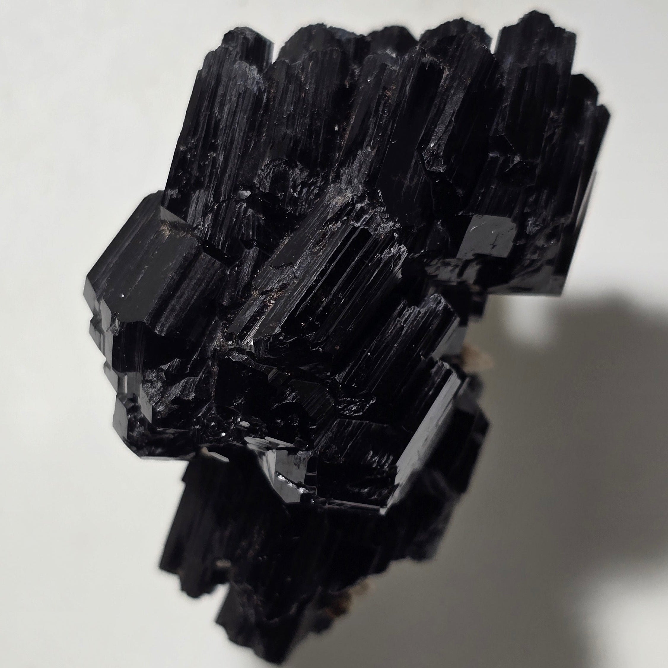 SCHORL (tourmaline noire) sur microcline, monts Erongo, Namibie