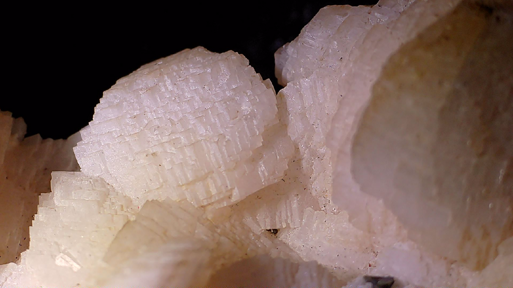 Aragonite, Quartz, Pyrite , Odha quarry Nashik District Nashik Division Maharasha INDIA (Cabinet)