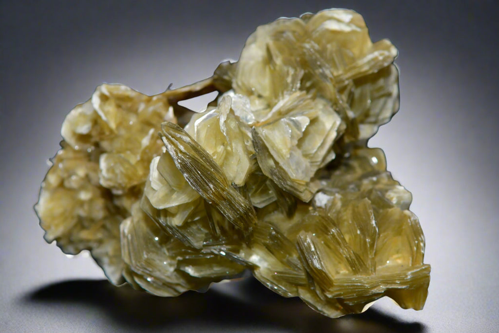 MUSCOVITE, PRC (large cabinet)