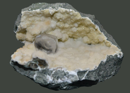 APOPHILLITE on ARAGONITE