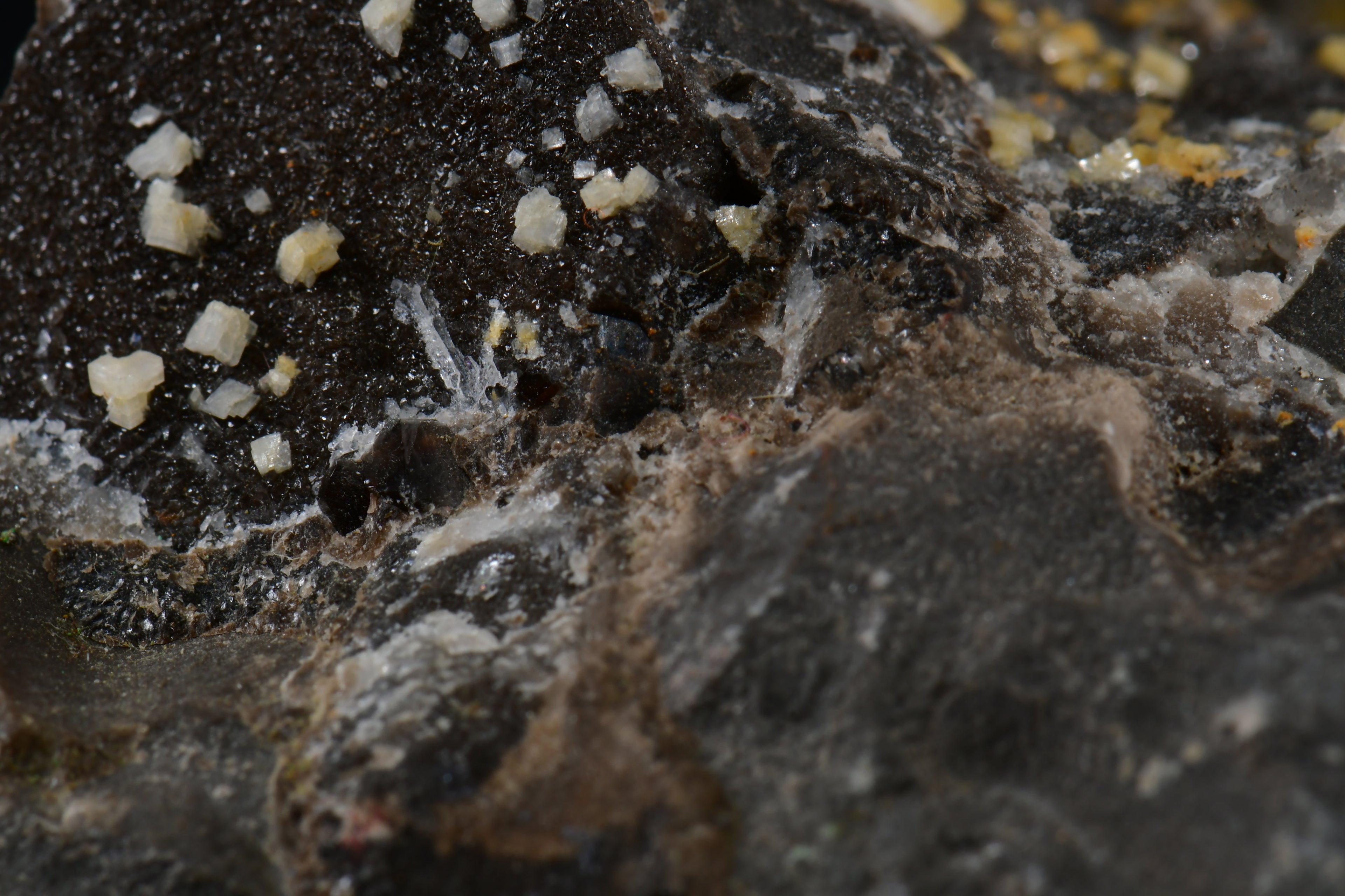 HAUSMANNITE (small cabinet)