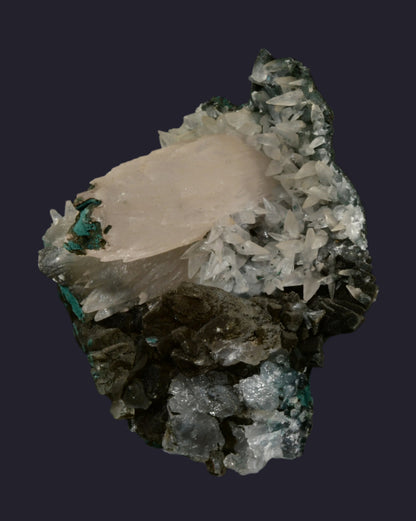 CALCITE (DOG TOOTH)