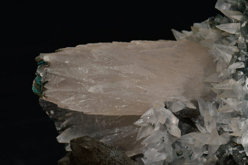 CALCITE (PINK DOG TOOTH) (small cabinet)