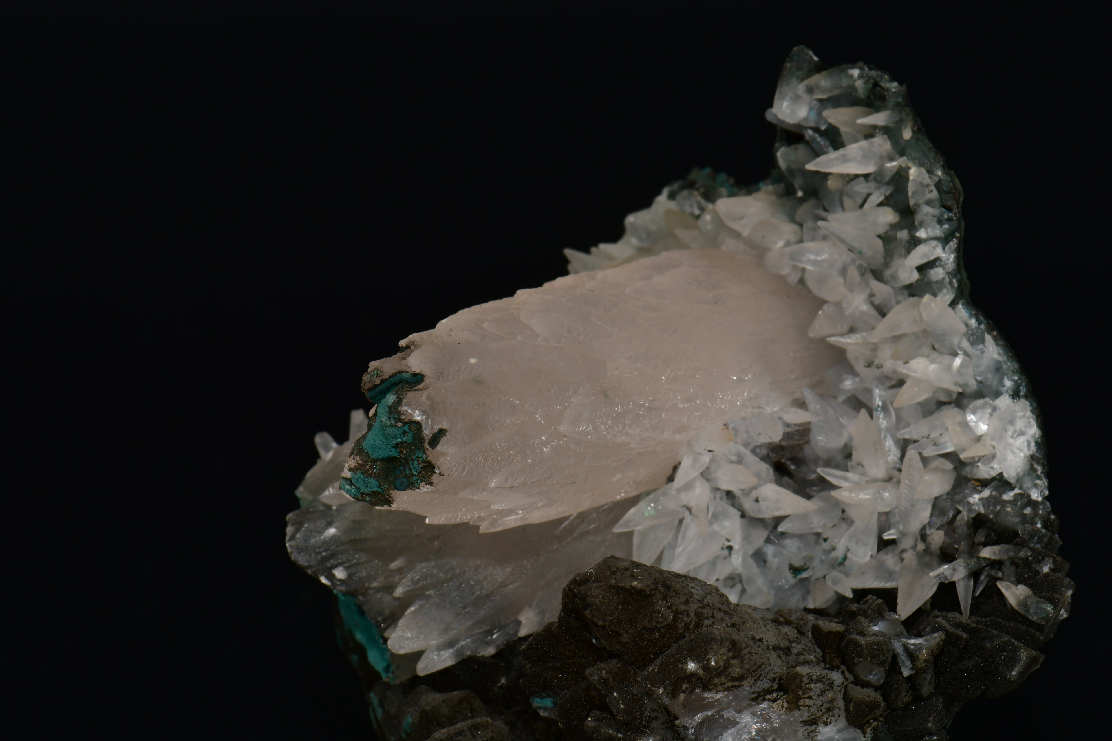 CALCITE (PINK DOG TOOTH) (small cabinet)