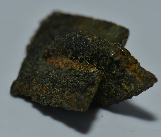 TITANITE (SPHENE) (TWO INTERTWINED CRYSTALS) (miniature)