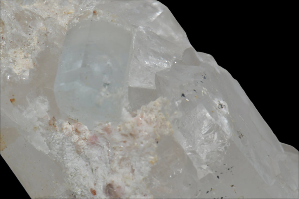 AQUAMARINE (BERYL) ON QUARTZ