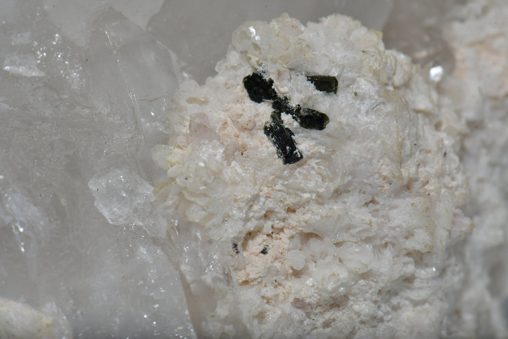 AQUAMARINE (BERYL) ON QUARTZ