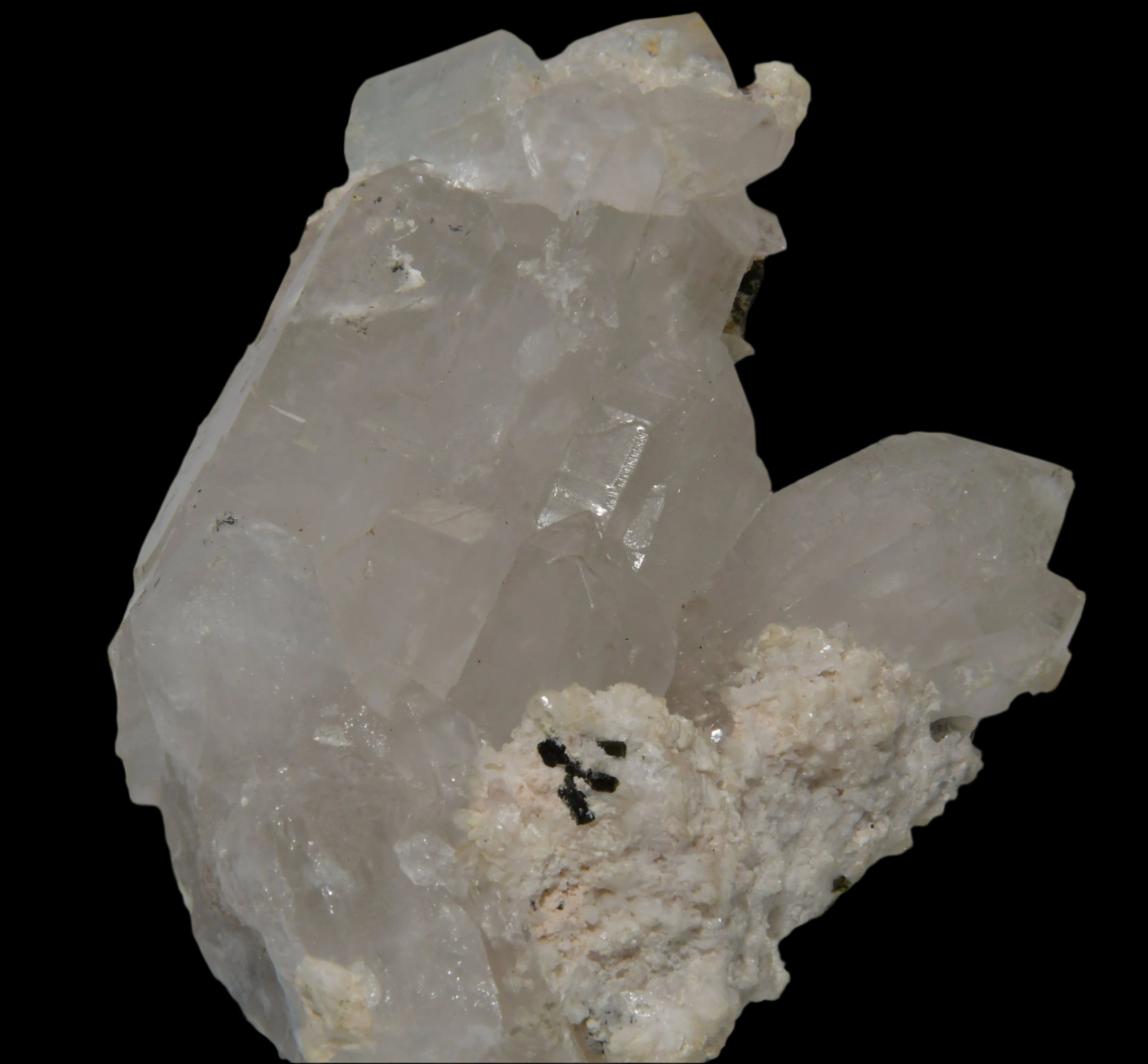 AQUAMARINE (BERYL) ON QUARTZ