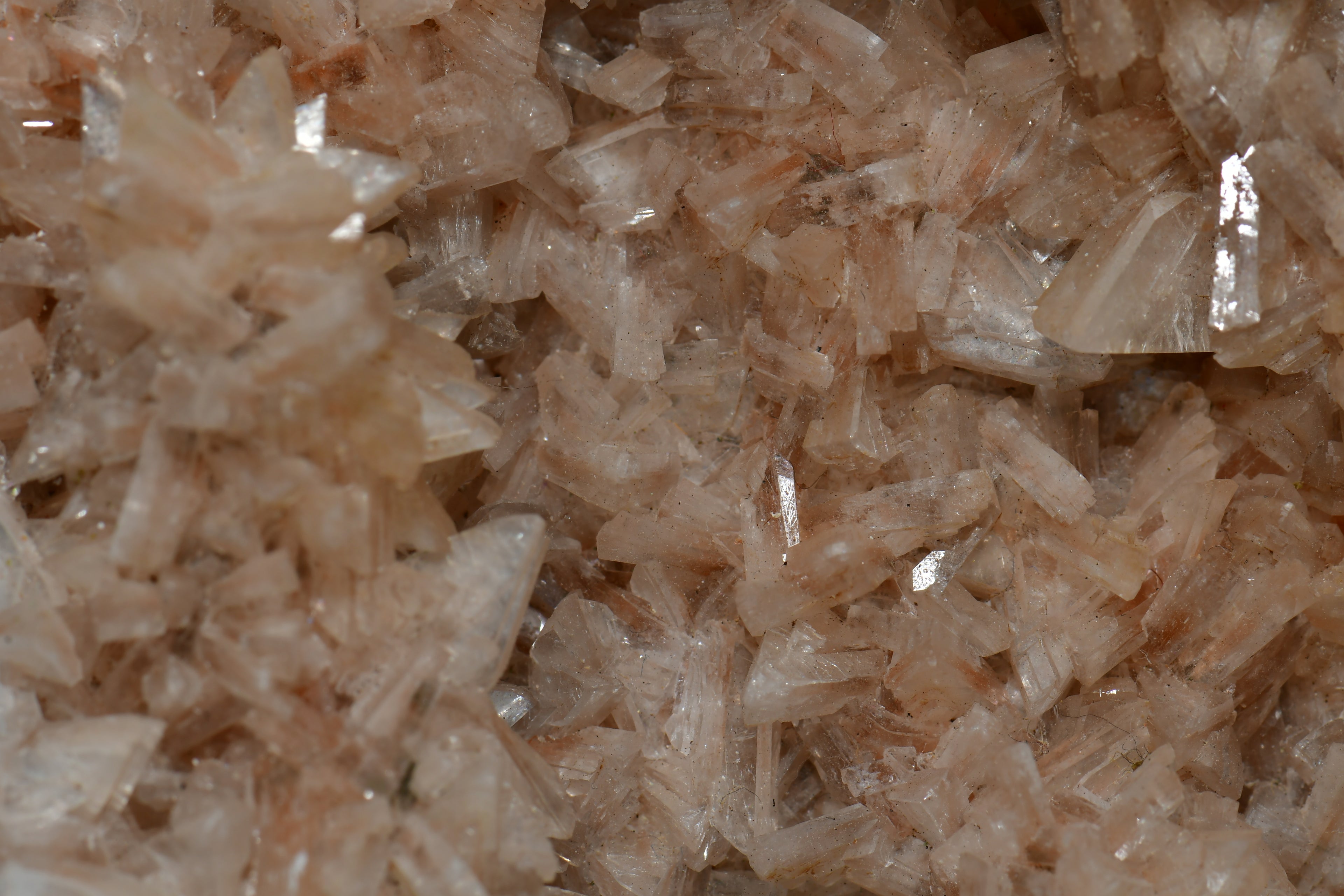 HEULANDITE (cabinet)