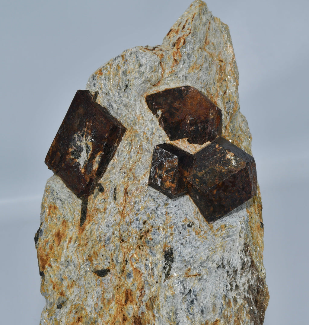 GARNET (SPESSARTINE) (large cabinet, 5 crystals)