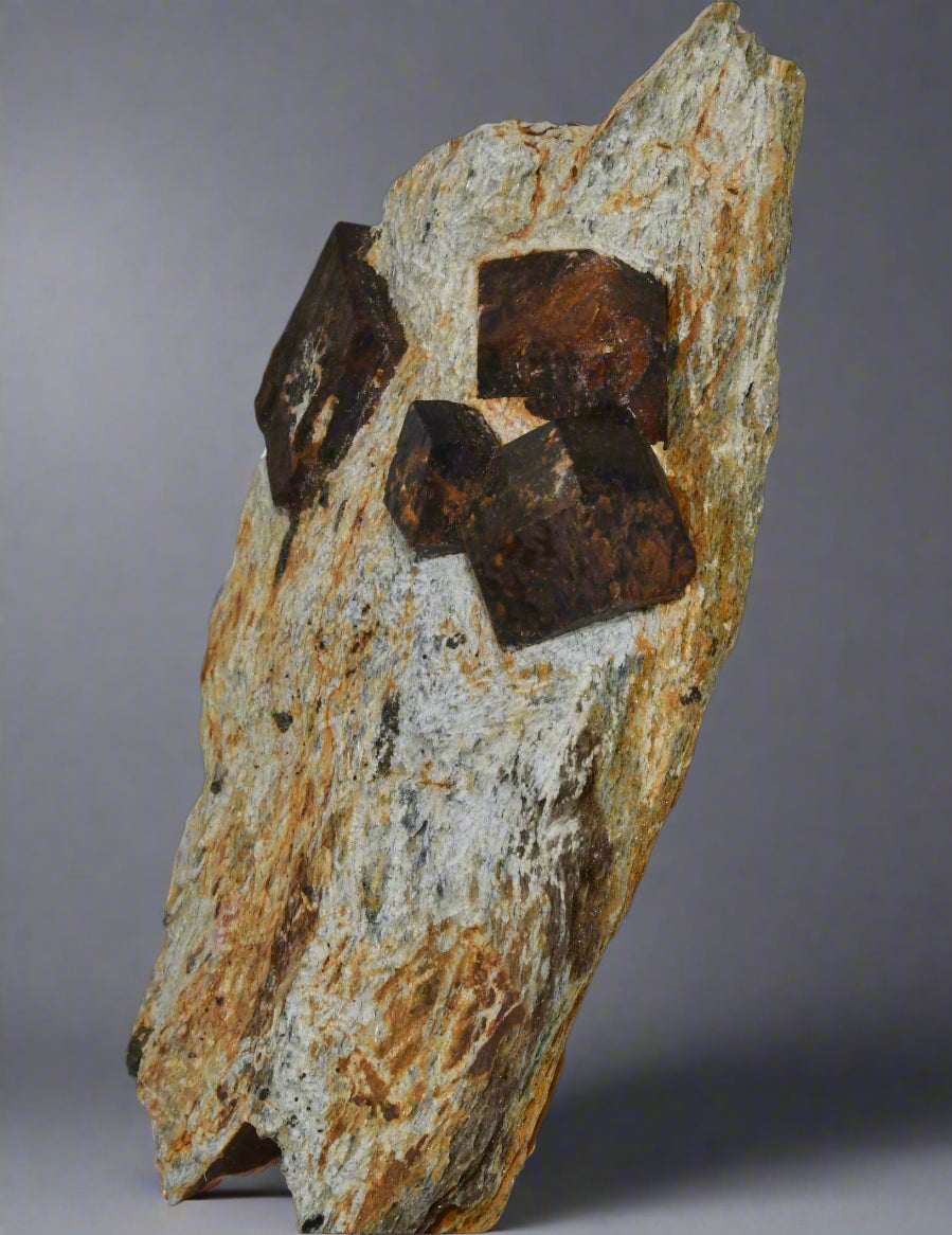 GARNET (SPESSARTINE) (large cabinet, 5 crystals)