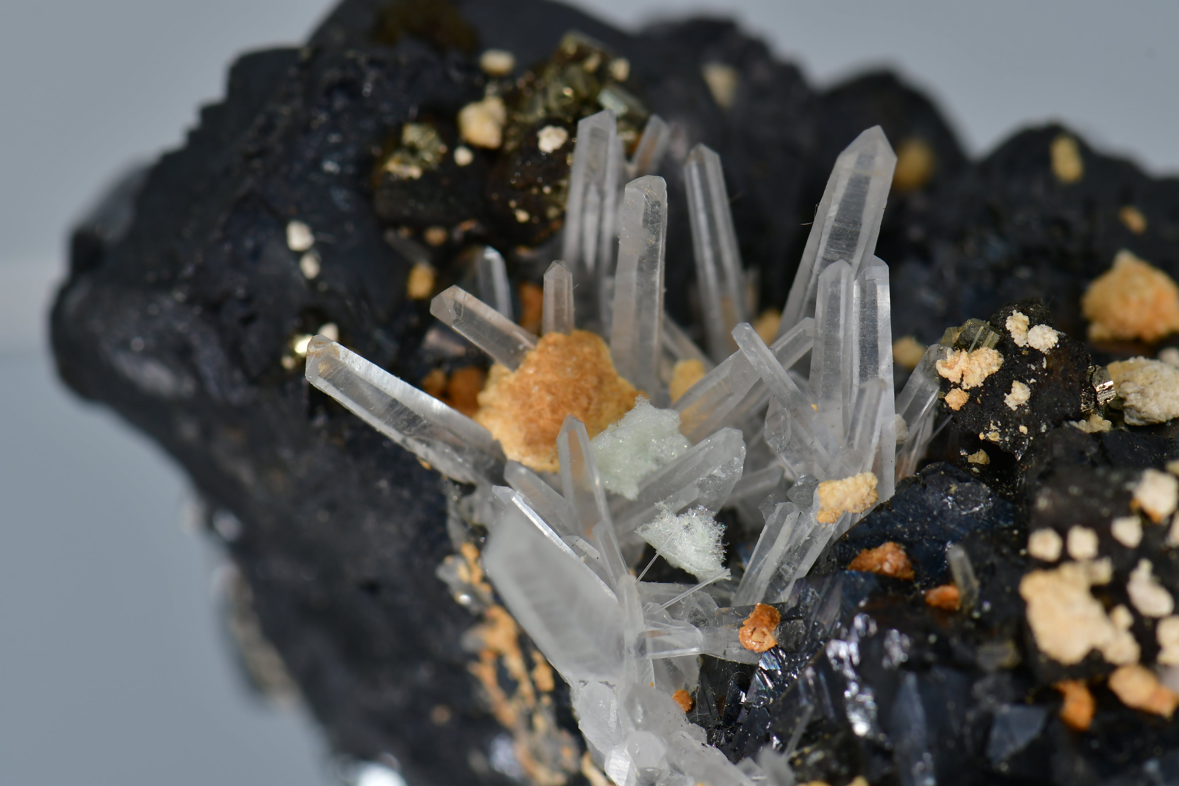 SPHALERITE, CHALCOPYRITE, MANGANO CALCITE, QUARTZ (small cabinet)