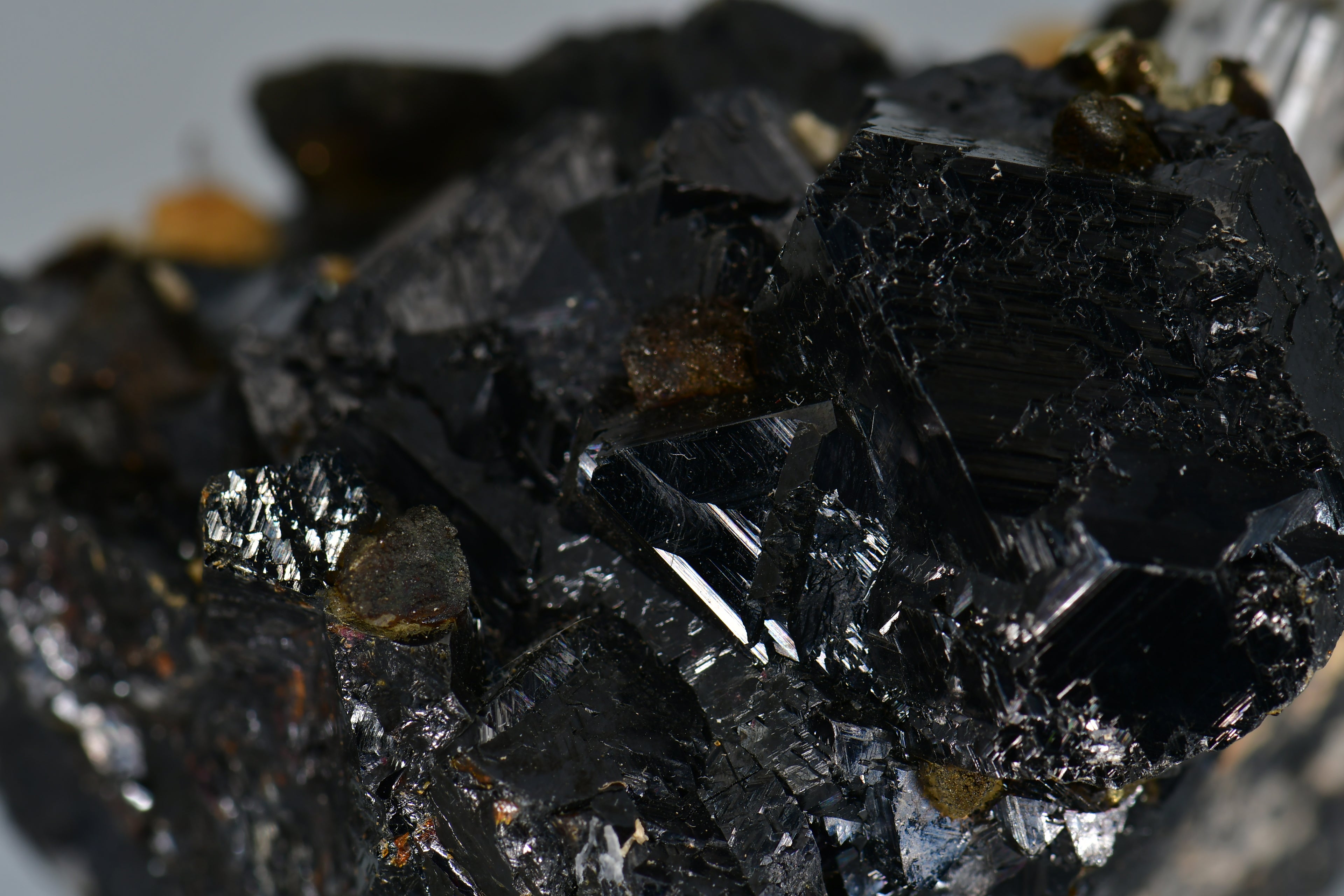 SPHALERITE, CHALCOPYRITE, MANGANO CALCITE, QUARTZ (small cabinet)