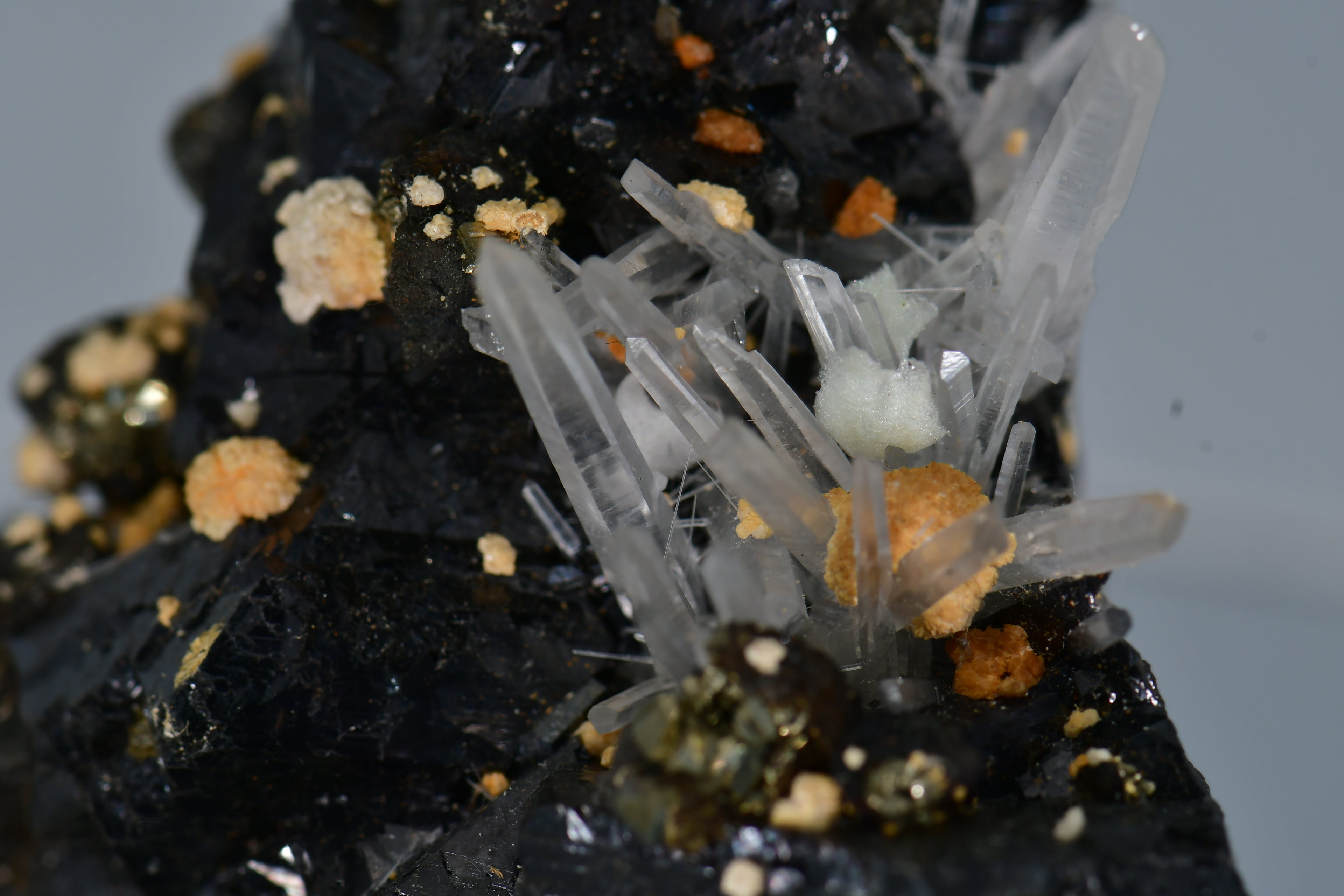 SPHALERITE, CHALCOPYRITE, MANGANO CALCITE, QUARTZ (small cabinet)