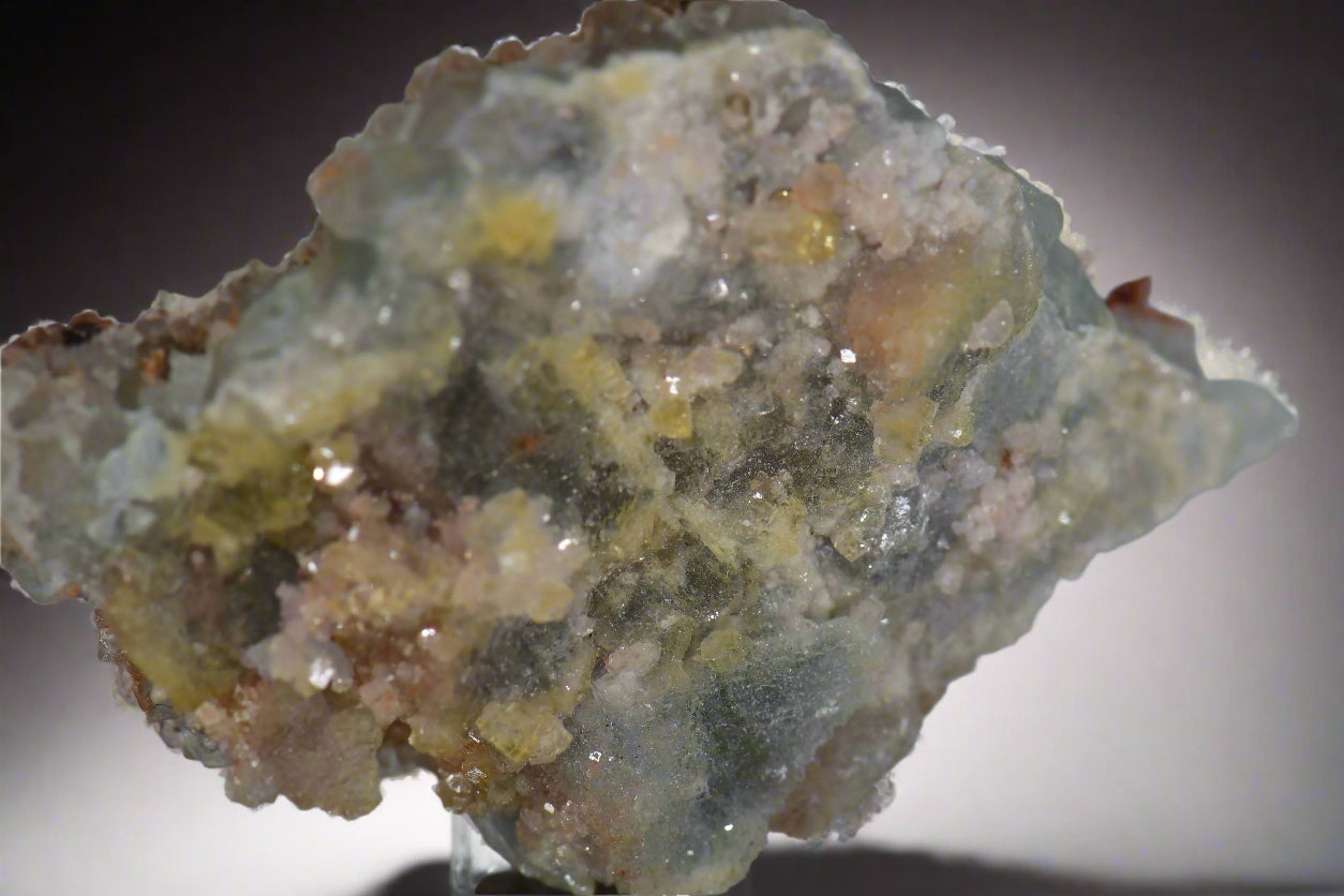 FLUORITE (miniature)