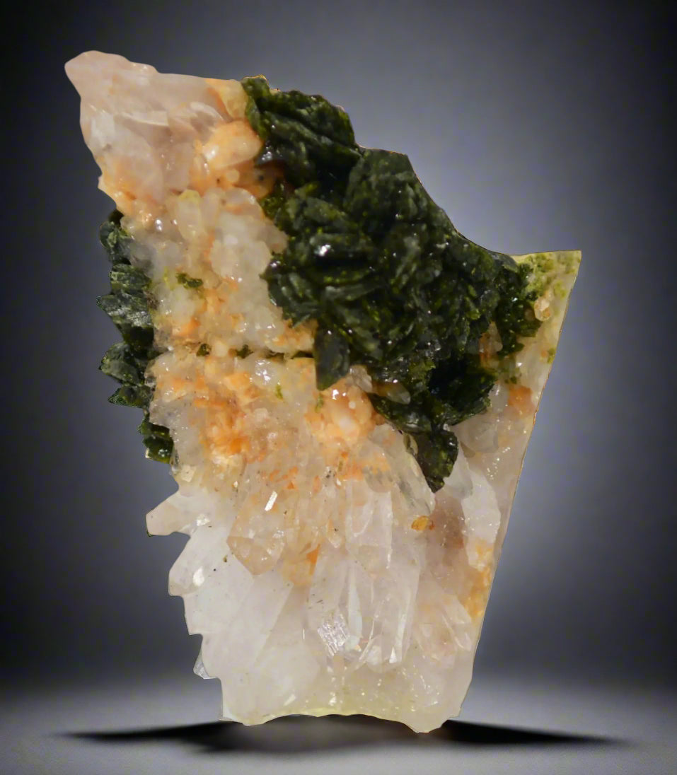 SPHALERITE, QUARTZ, MANGANOCALCITE (small cabinet)