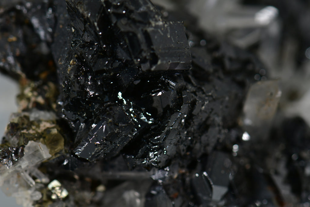 CHALCOPYRITE, QUARTZ, MANGANOCALCITE  CABINET